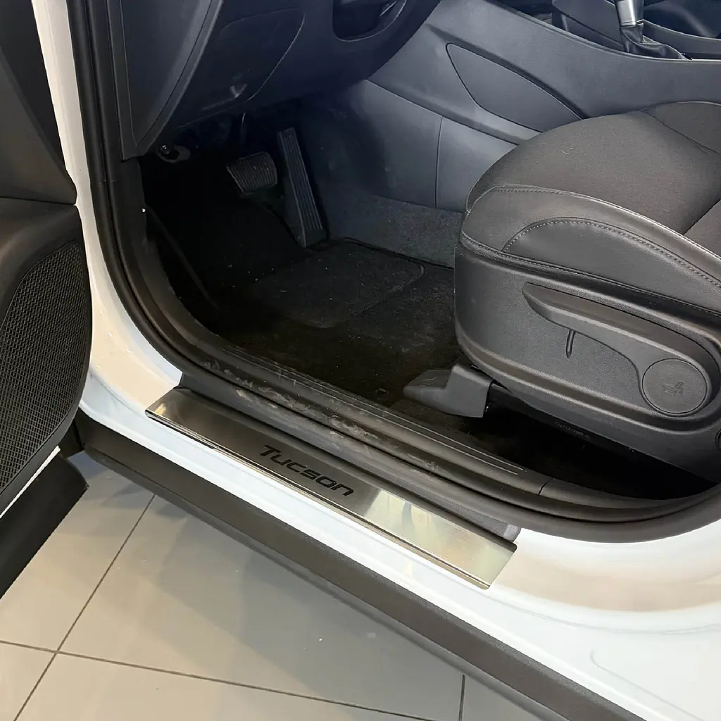 Накладки на пороги для Hyundai Tucson (NX4) 2021- Нержавіюча сталь із загином та Логотипом 4 шт (Premium P-HY35) - фото 3