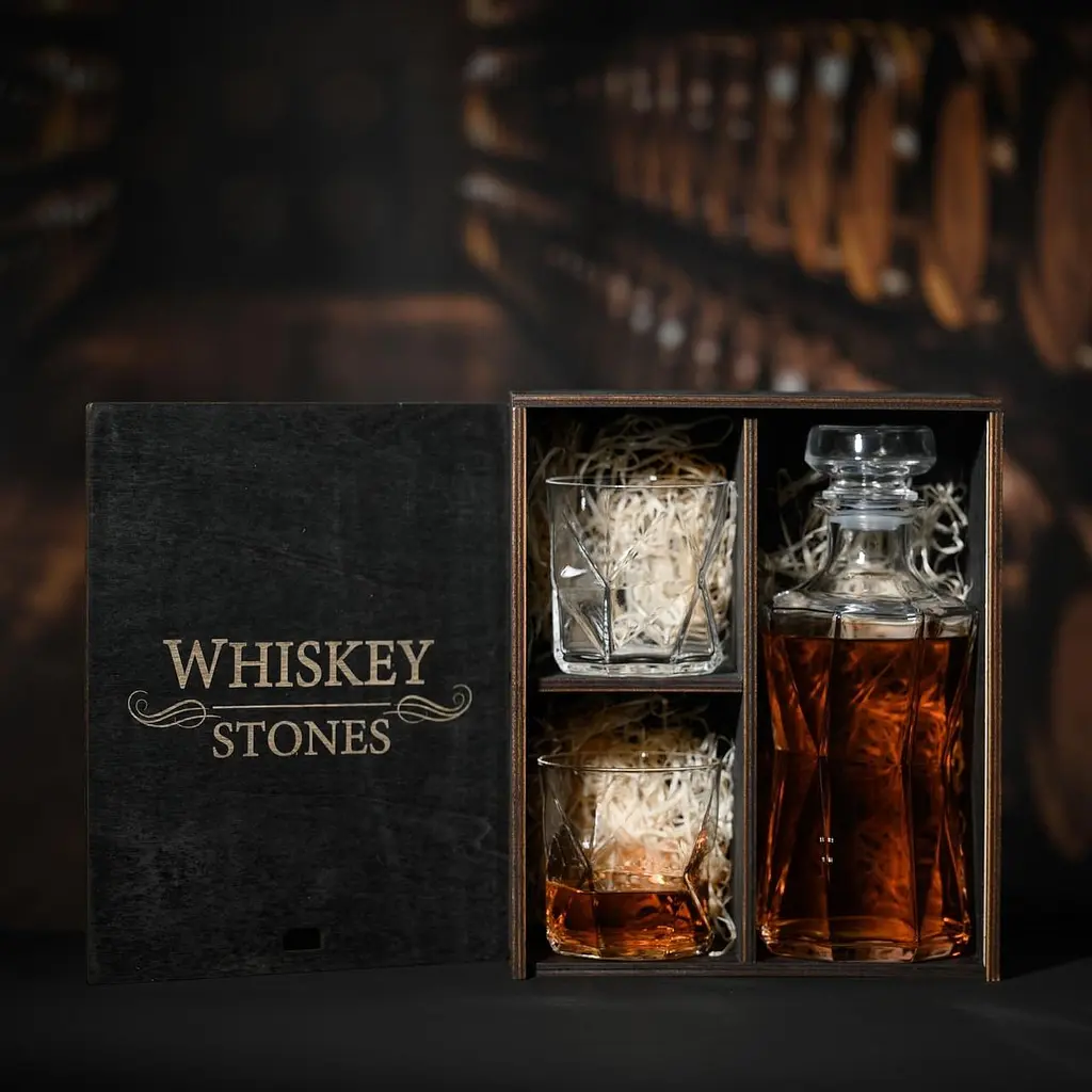 Подарунковий набір віскі Whiskey Stones №12 у дерев'яному пеналі - графин + склянки Bormioli Rocco Cassiopea - фото 3