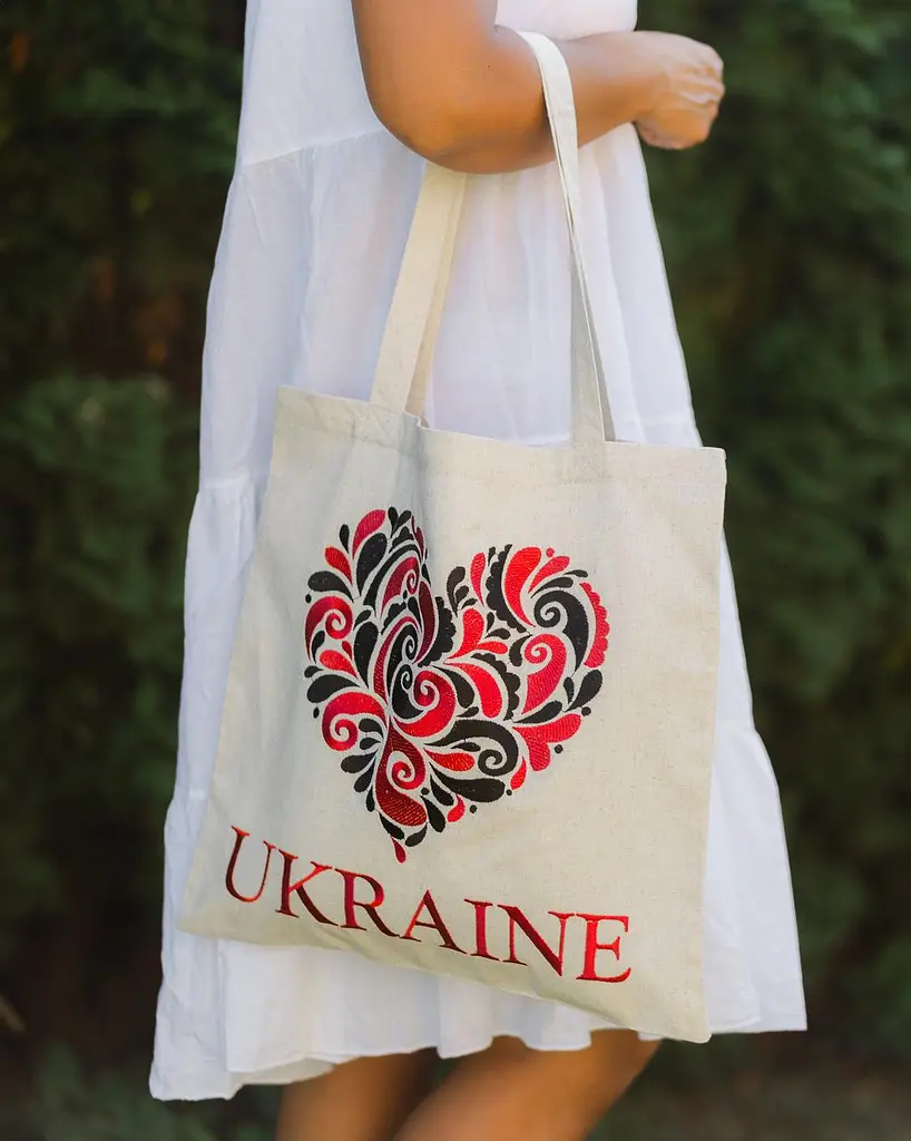 Шопер з вишивкою Серце в орнаменті на молочному льоні, екосумка з вишивкою - фото 2