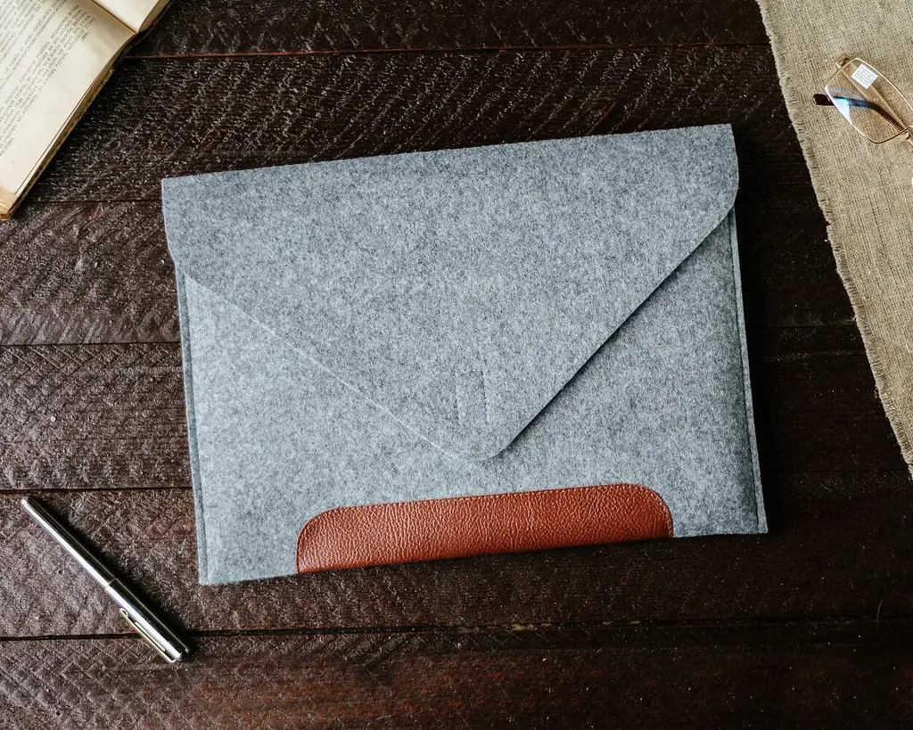Чохол для ноутбука Gmakin для MacBook Pro 13"" Grey/Brown (GM10-13New) - фото 8