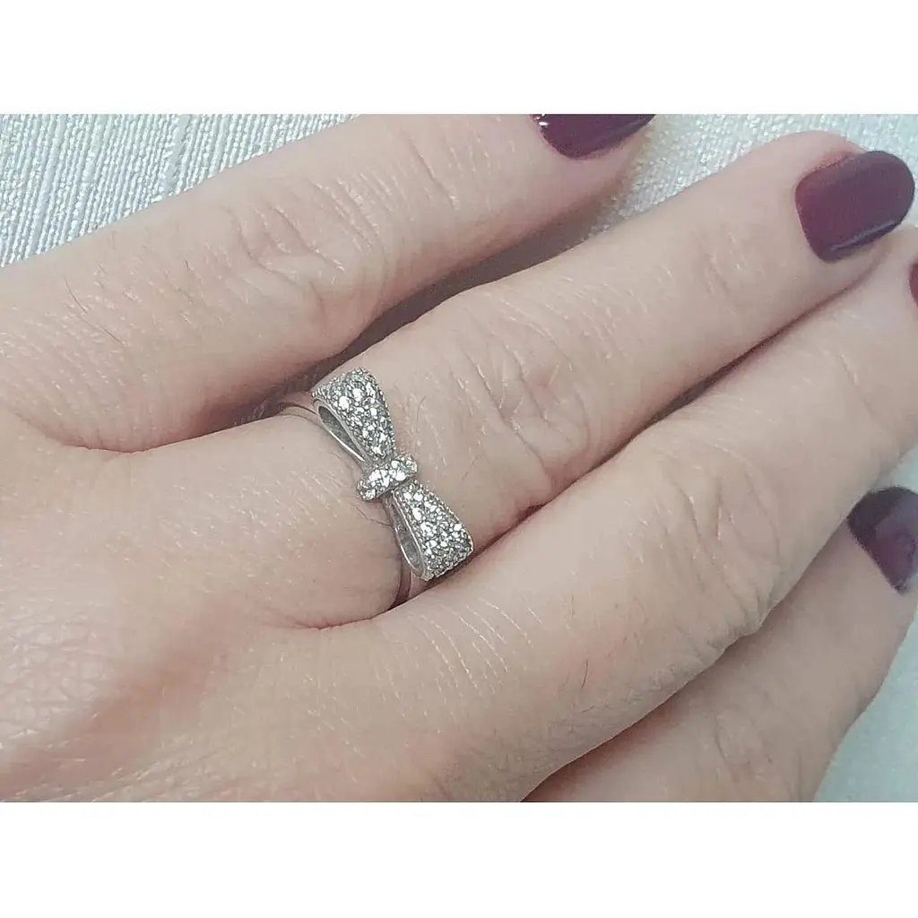 Золоте кільце Харківська ювелірна фабрика Бантик з фіанітами. 700181-бел 17 - фото 2