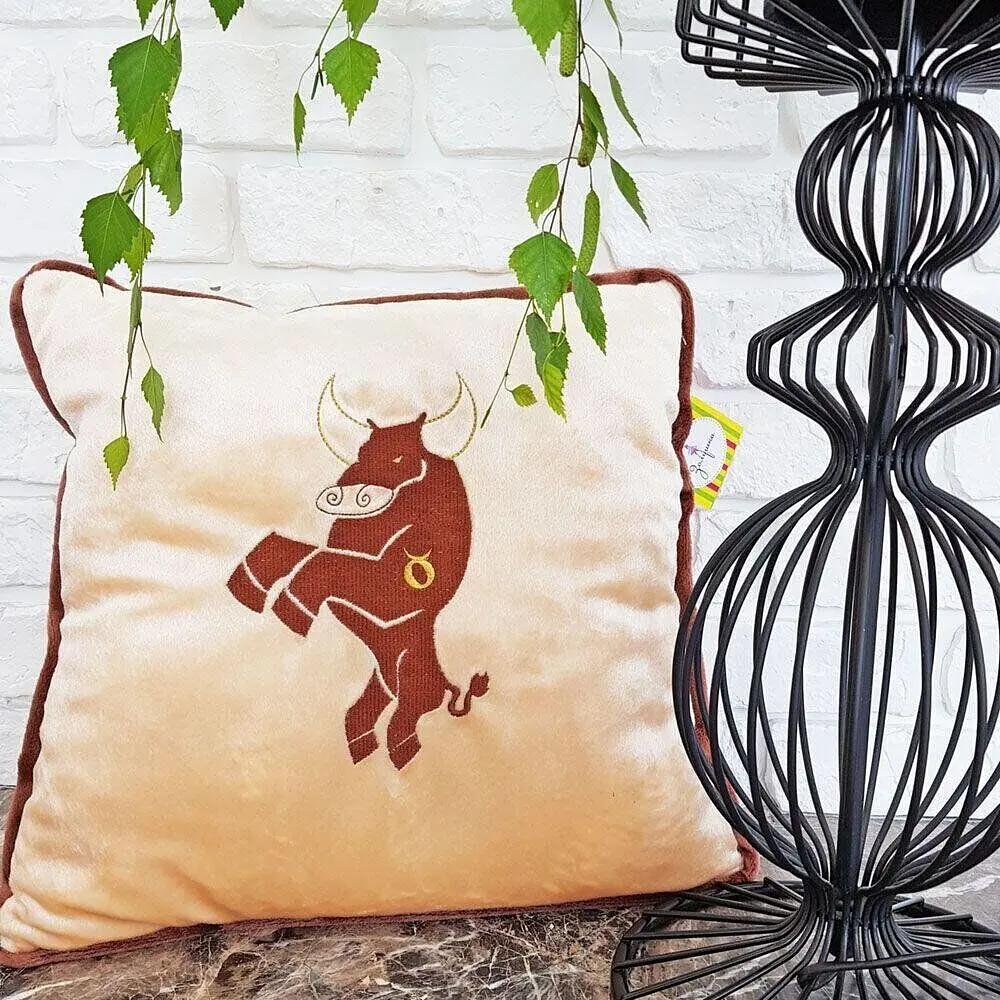 Мягкая игрушка Подушка Зодиак телец 32см - фото 2