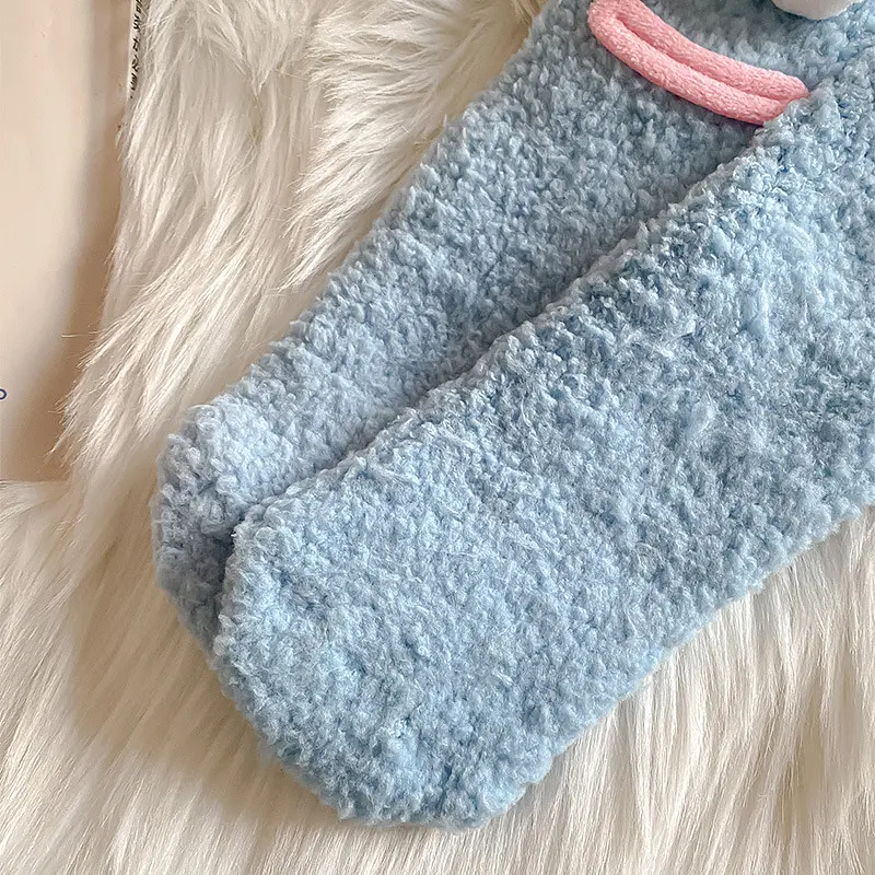 Шкарпетки дитячі флісові у вигляді блакитної гусениці One Size 4103 - фото 3