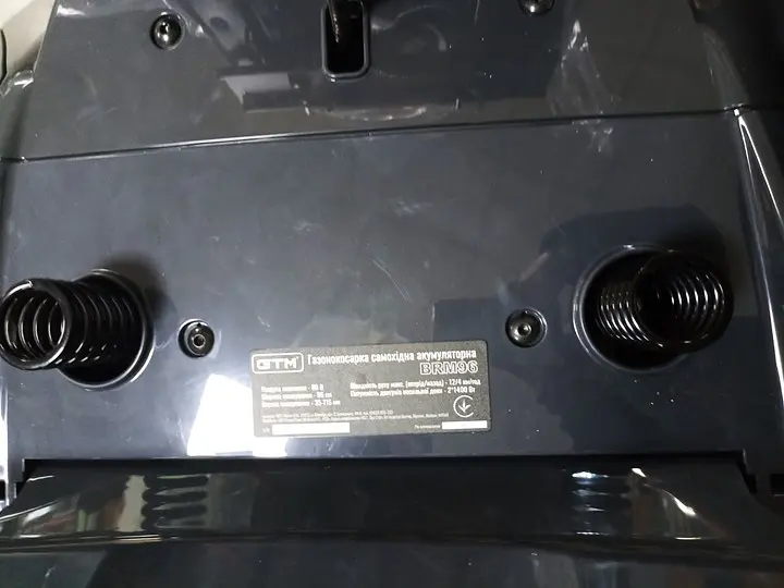 Газонокосарка акумуляторна самохідна з сидінням GTM BRM96 KIT (96 см, 35-115 мм, GTM 40+40 В, 160 кг) - фото 8