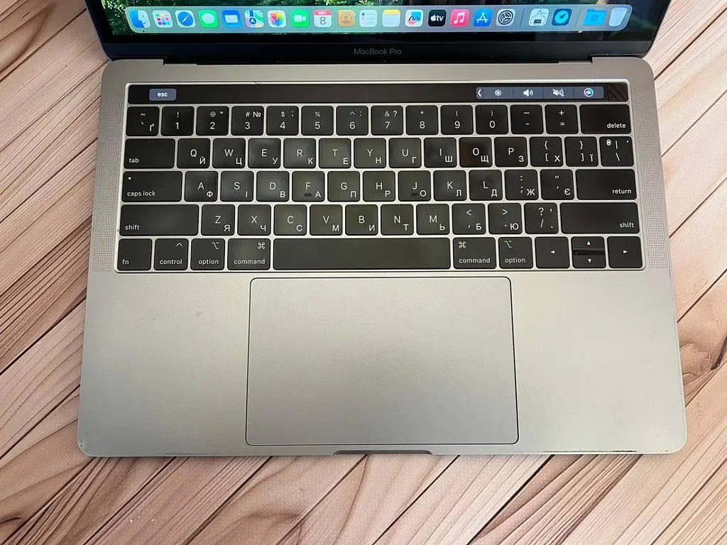 Ноутбук Apple MacBook Pro 13" A1989 i7-8559U/16/500 (C02XJ0RHJHD2) Б/в - фото 2