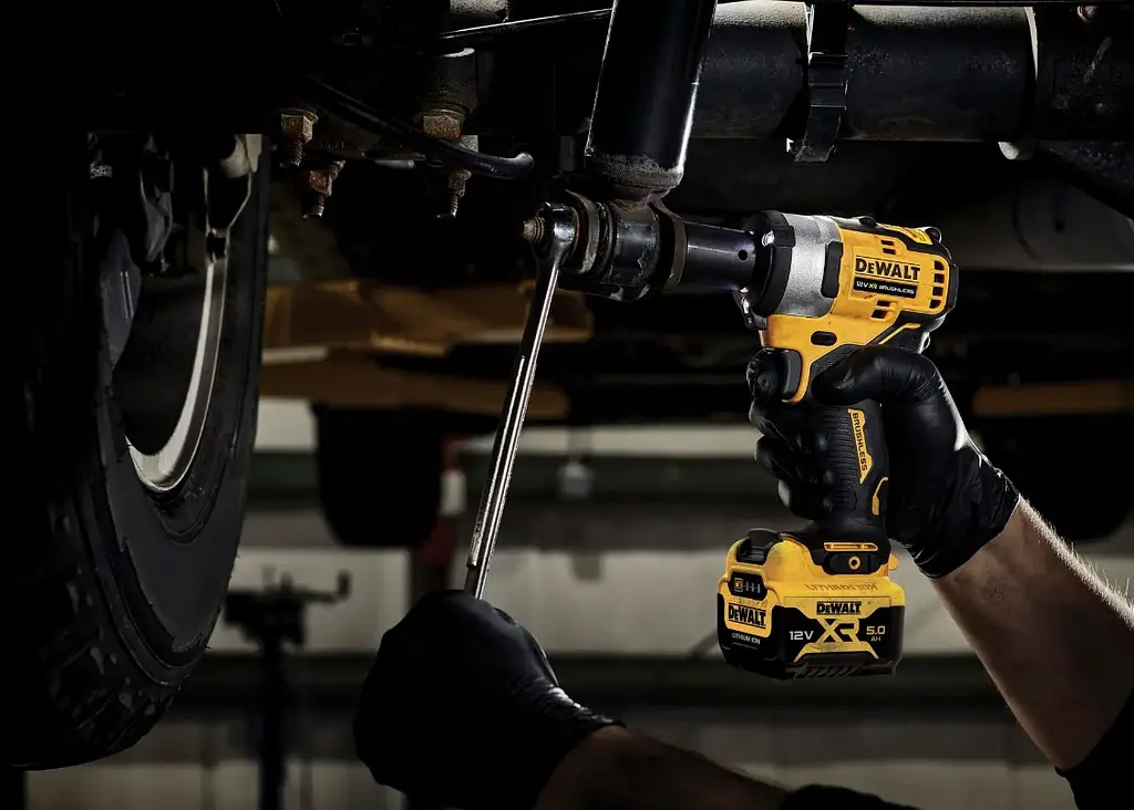 Гайкокрут ударний акумуляторний DeWalt з АКБ та ЗП DCF901P2 - фото 5