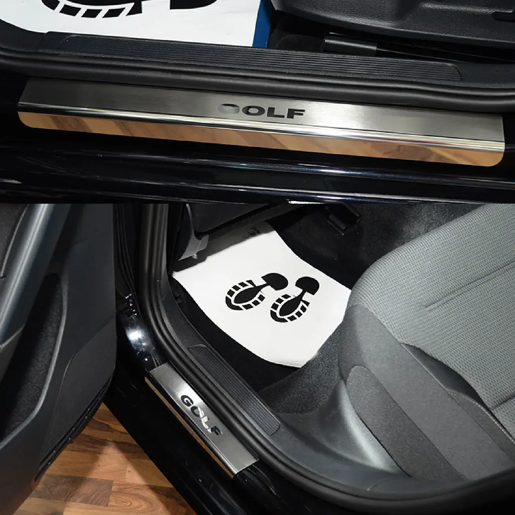 Накладки на пороги для Volkswagen Golf VII E-Golf 2012-2020 Нержавіюча сталь із загином та Логотипом 4 шт (Premium P-VW38) - фото 3