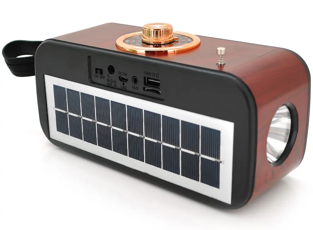Радиоприемник с фонариком Voltronic NSS270BR Wireless speaker, аккумулятор, на солнечных - фото 2
