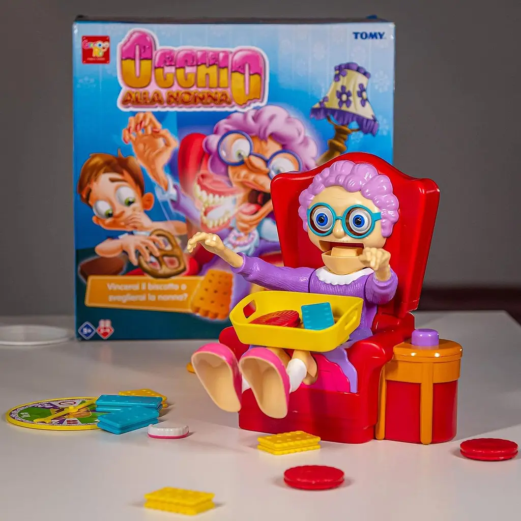 Настільна гра TOMY Жадібна бабуся Occhio alla Nonna Greedy Granny сімейна гра на спритність, 2–4 гравці від 5 років (SKU-203) - фото 4