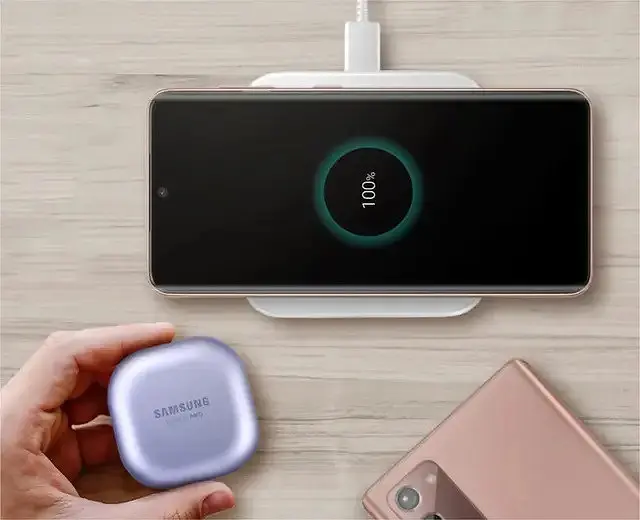 Беспроводное зарядное устройство Samsung 15W Wireless Charger Pad w/o TA (EP-P2400BWEGEU) белое - фото 5