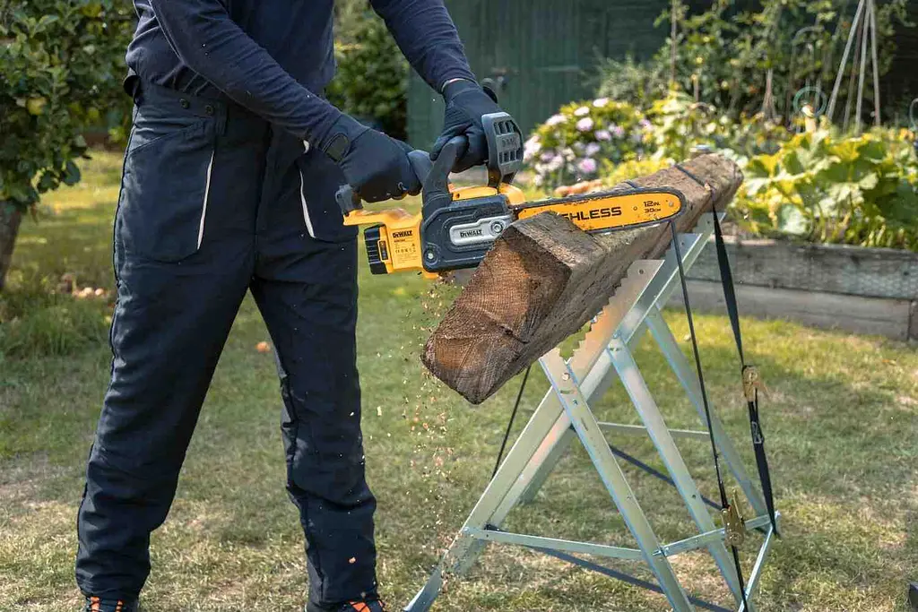 Пила ланцюгова акумуляторна безщіткова DeWalt з АКБ та ЗП DCMCS565P1 - фото 11