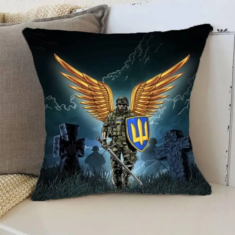Подушка патріотична 3D Крилатий Воїн 35х35 см