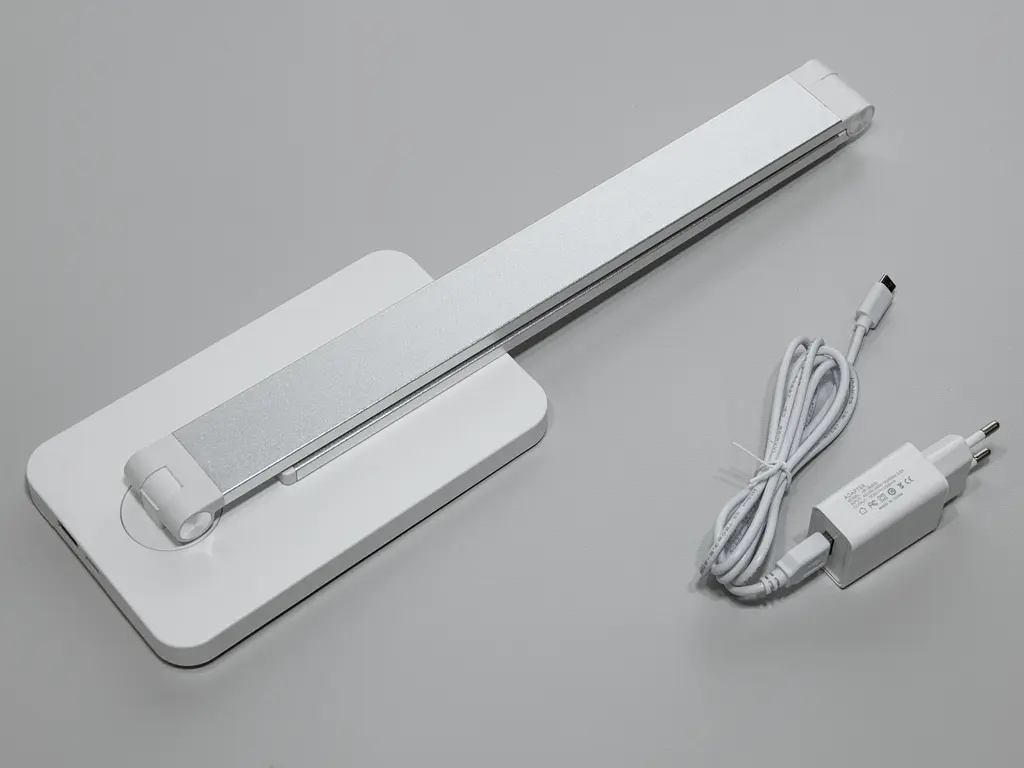 Світлодіодна настільна лампа для спальні, робочого кабінету. дитячої - фото 4