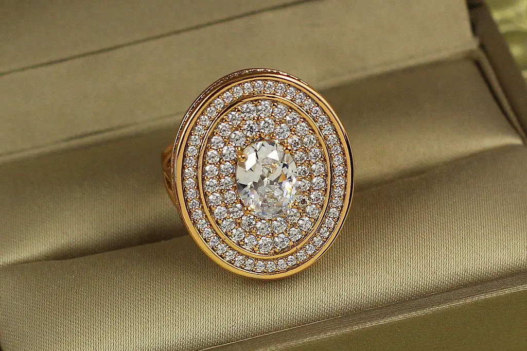 Кільце Xuping Jewelry Титул із білими каменями р 16 золотисте - фото 2