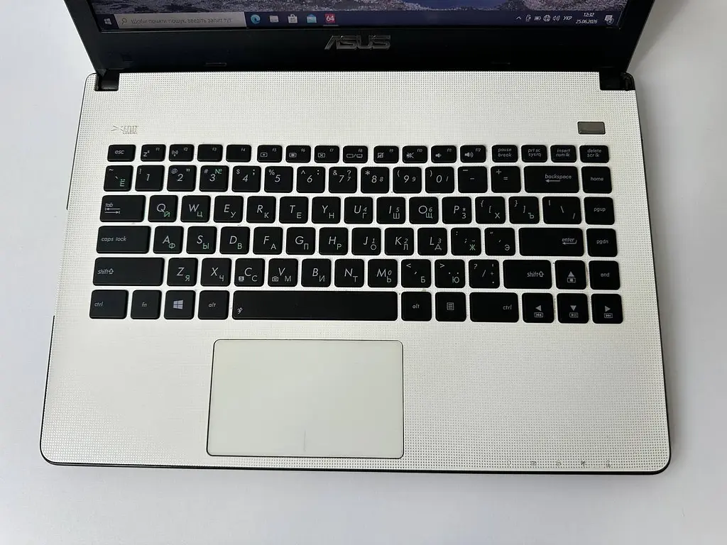 Ноутбук ASUS X401U (AMD C-60 / 2GB / HDD 500GB / Radeon Hd 6290 / 14") б/в - фото 3