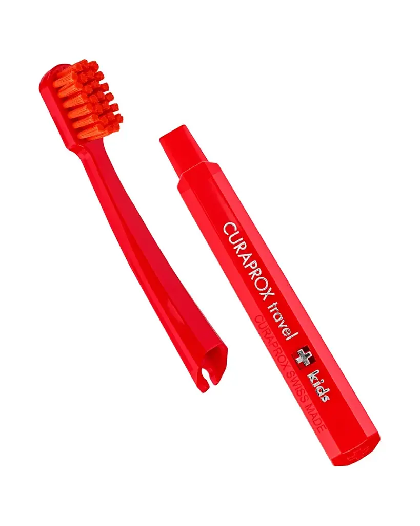 Дорожный набор Curaprox Kids красный: зубная щетка Kids + детская зубная паста 10 мл + ершики 2 шт. - фото 3