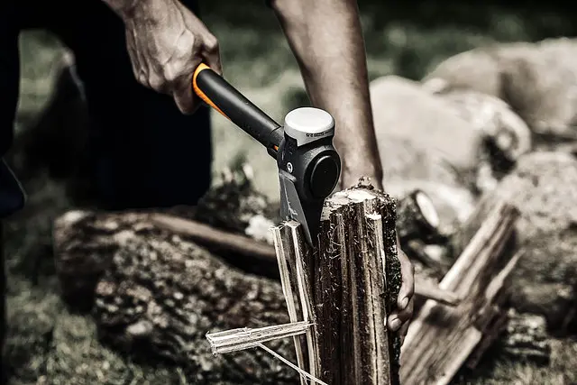Сокира-молот будівельна Fiskars Pro IsoCore S 1,1 кг / 36 см (1062936) - фото 7