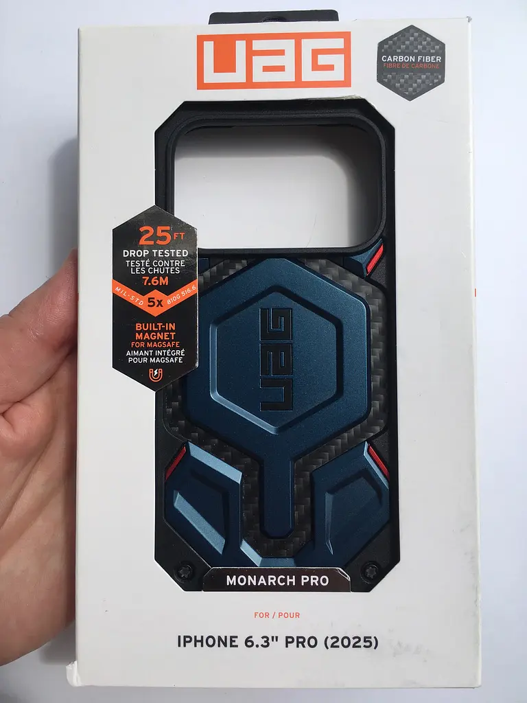 Чохол протиударний UAG Monarch Pro MagSafe для iPhone 17 Pro Carbon Fiber Mallard 114513115542 - фото 5