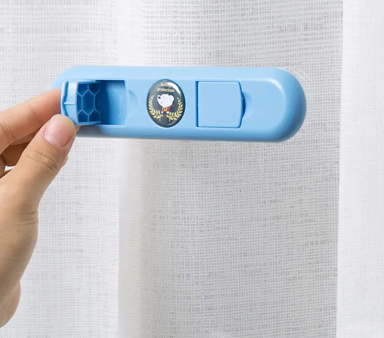 Блокатор для шафи Baby Safety D5989 Синій - фото 2