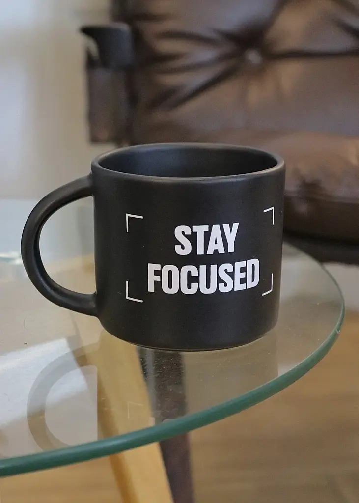 Чашка «Stay focused» чорна - фото 4