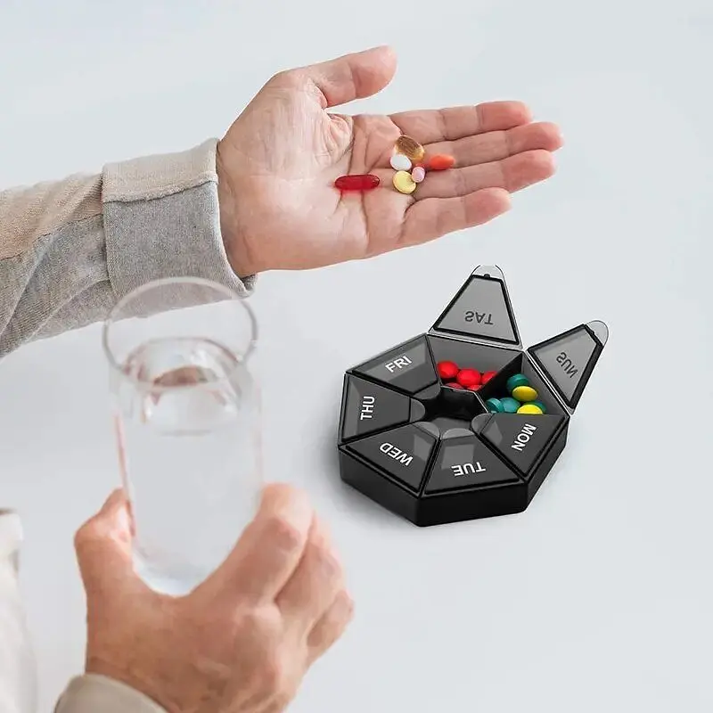 Таблетница Semi 7Days Mini Pill Box Black 8.3x8.3x2.5 см - фото 6