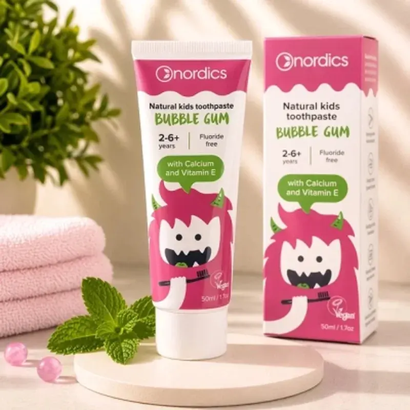 Дитяча зубна паста Nordics Kids Bubble Gum, 50 мл, 26 років, з гідроксиапатитом та кальцієм, без фтору, зі смаком жувальної (3800500324456) - фото 2
