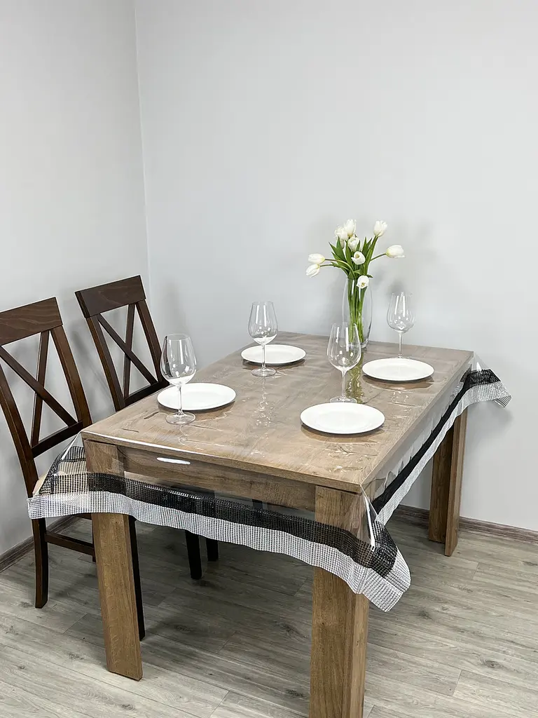 Скатерть силиконовая с черно-серебряной стразовой лентой 360х110 см - фото 10