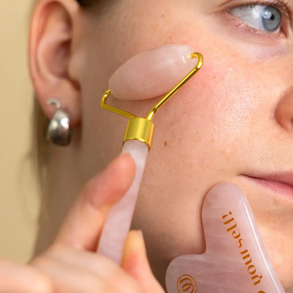 Набір масажерів гуаша Womanizer Gua Sha Set, ролер та скребок - фото 5