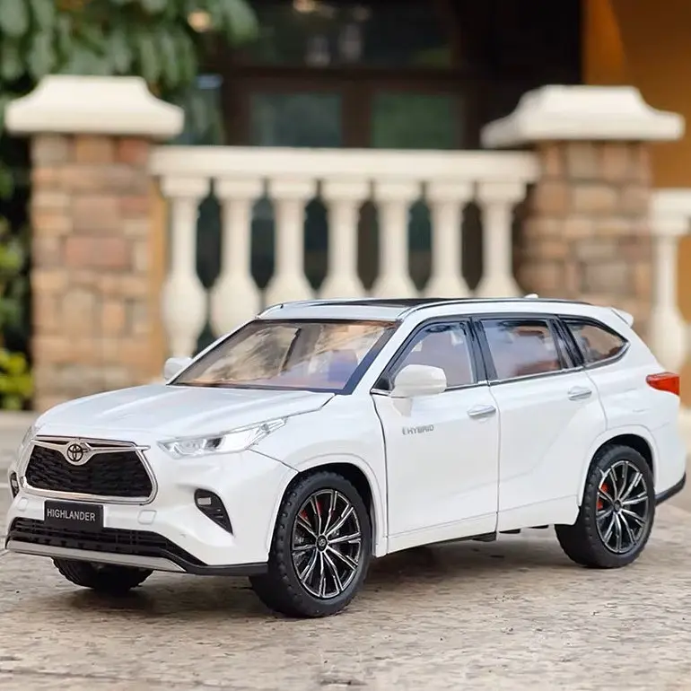 Колекційна металева модель автомобіля АвтоЕксперт Toyota Highlander Hybrid з інерцією, світлом та звуком 1:24 - фото 4