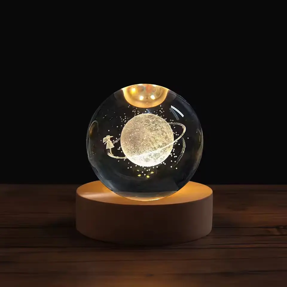 Нічник 3D кришталева куля з дівчиною на орбіті, LED світильник USB, 8×6 см, декоративний дитячий світильник - фото 2