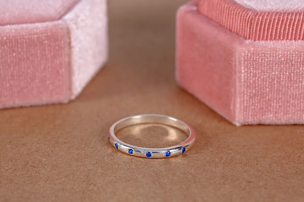 Каблучка з родієвого срібла з фіанітами 19.5 SK-0004 - фото 3