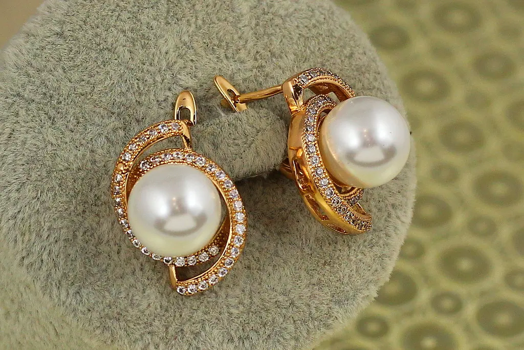 Сережки Xuping Jewelry королева з перлиною 2,1 см золотисті