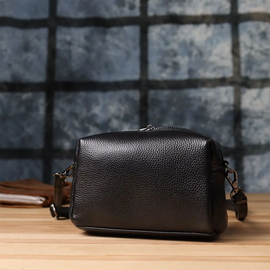 Модна жіноча сумка з натуральної шкіри з актуальним декором Vintage 22922 чорна - фото 10
