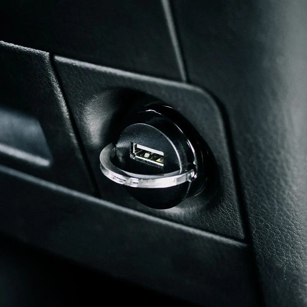 Автомобільний зарядний пристрій Strax Car Charger 2.4A Single USB-A Black Bulk (4029948595757) - фото 4