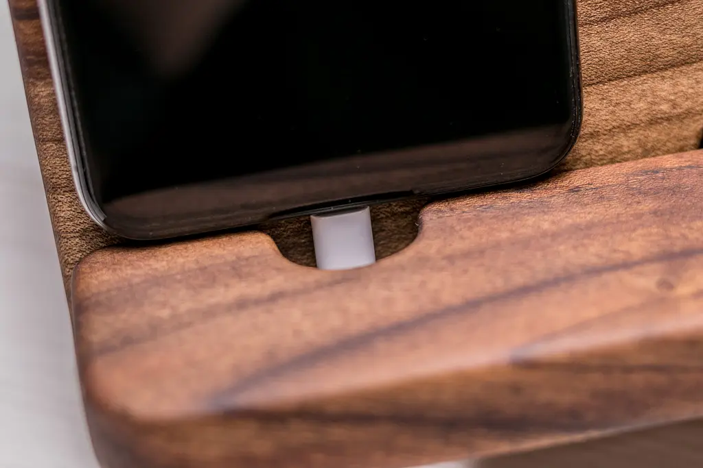 Дерев'яний органайзер для смартфона Apple ecoWalnut 210x170x170 мм - фото 4