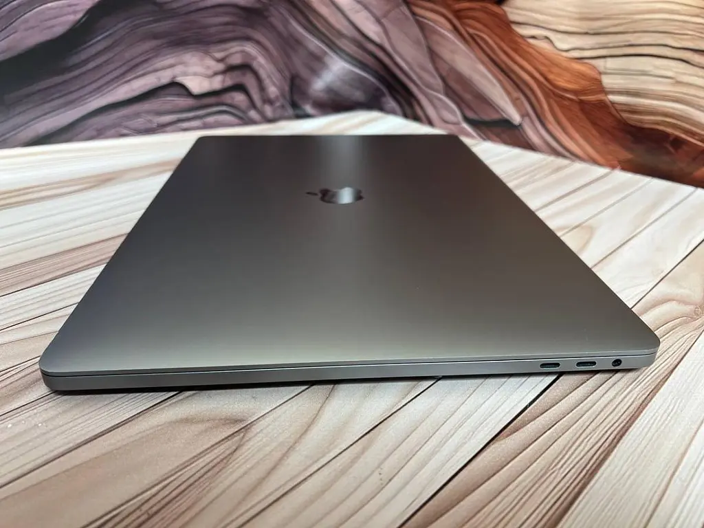 Ноутбук Apple MacBook Pro 16" i7-9750H/32/512 (C02DR62ZMD6R) Б/в - фото 5