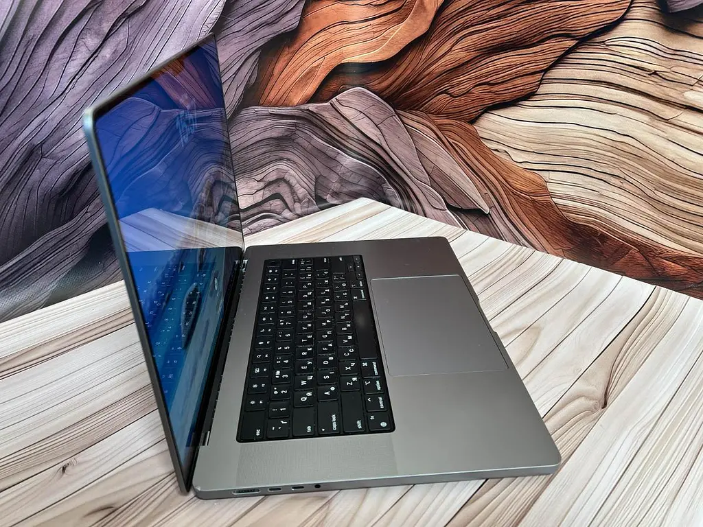 Ноутбук Apple MacBook Pro 16" 2021 M1 MAX/32/512 (M0PYFF9XPH) Б/в - фото 4