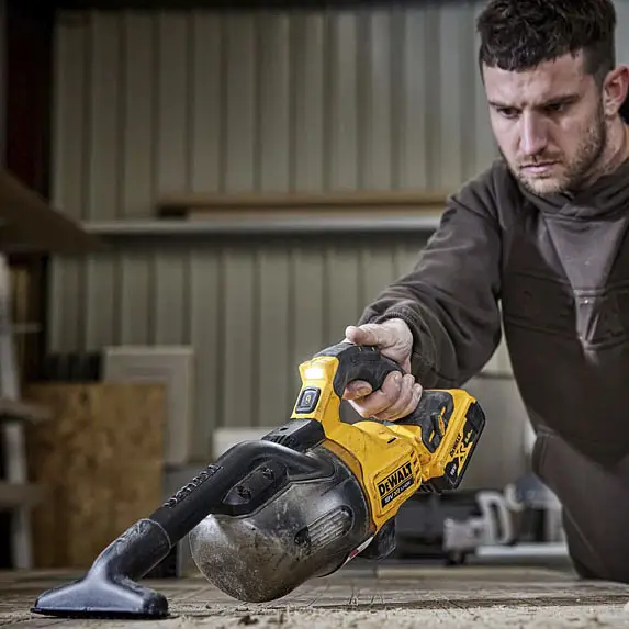 DeWALT Пилосос акумуляторний 18B XR Li-lon D318мм контейнер 0.л 217л/с 1.5кг без АКБ і ЗП - фото 3