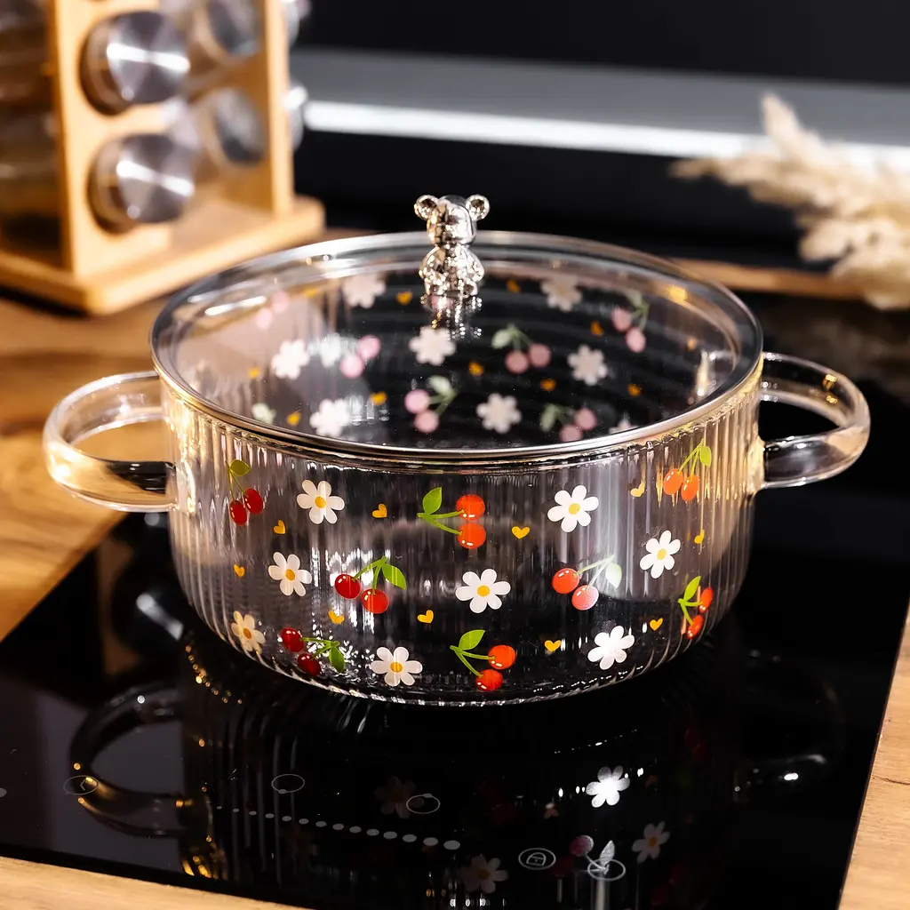 Каструля скляна  Yiwu  Cherry 2.4 л з кришкою та металевим ведмедиком біла Yiwu HP-GP-27 - фото 2