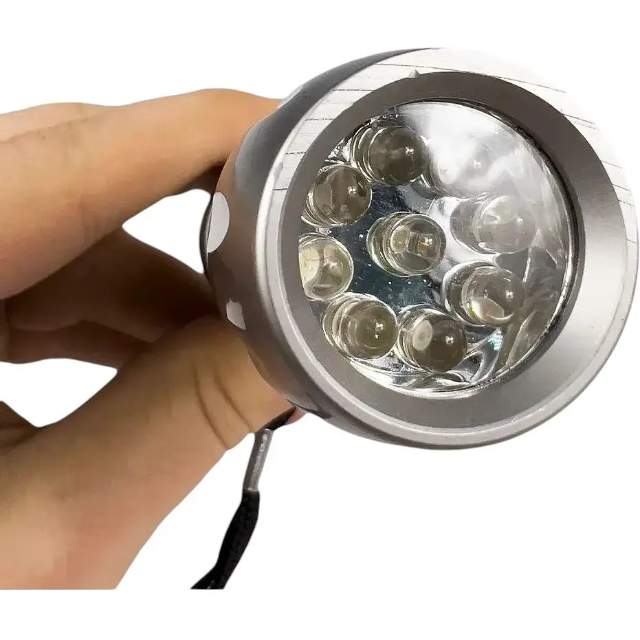 Ліхтарик на батарейках світлодіодний Good Bike Torch 9 9 LED водостійкий сріблястий (94308-IS) - фото 4