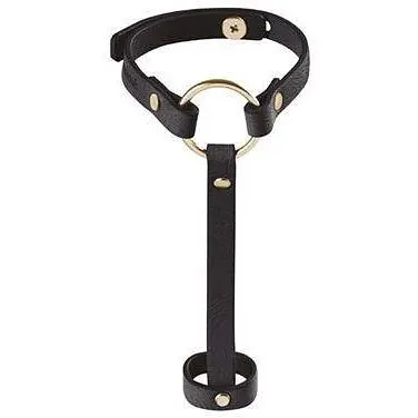 Пара браслетов на запястье и палец Bijoux Indiscrets MA Hand Bracelet Harness Black экокожа One size - фото 2