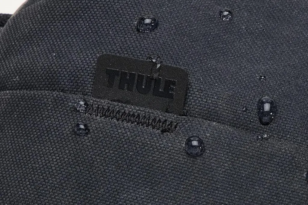 Cумка через плече Thule Aion Sling Bag TASB102 (Чорний) (6808630) - фото 2