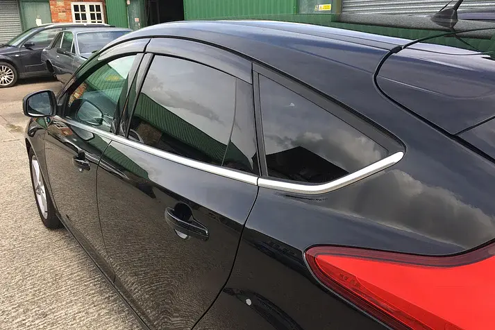 Дефлектори вікон вітровики для Ford Focus III 2011-2018 седан хетчбек 4 шт (Auto Clover) - фото 3