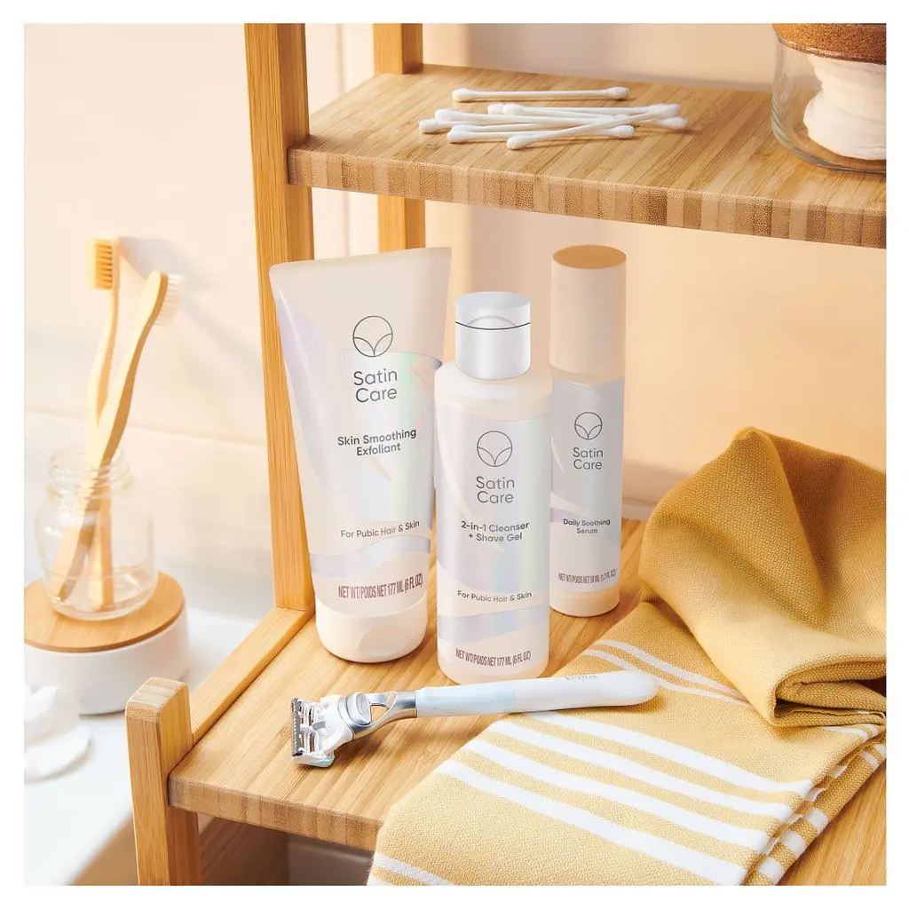 Гель Gillette Venus Satin Care 2 в 1 Cleancer + Shave Gel для гоління  інтимної зони 190 мл - фото 5