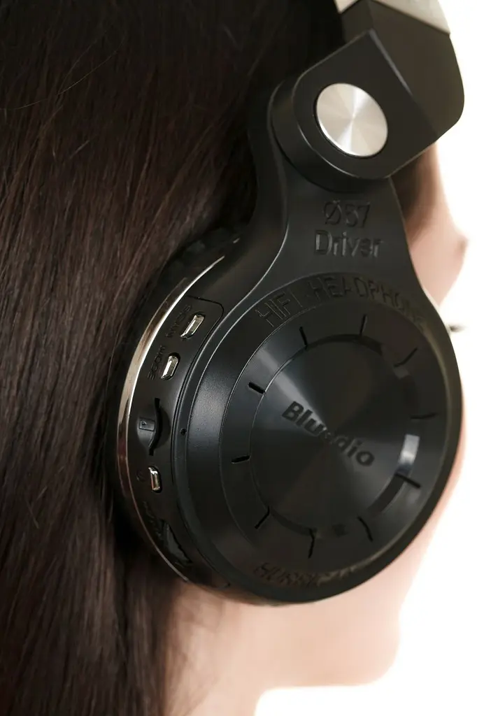 Навушники Bluedio T2 Plus з вбудованим радіо Bluetooth бездротові чорні - фото 8