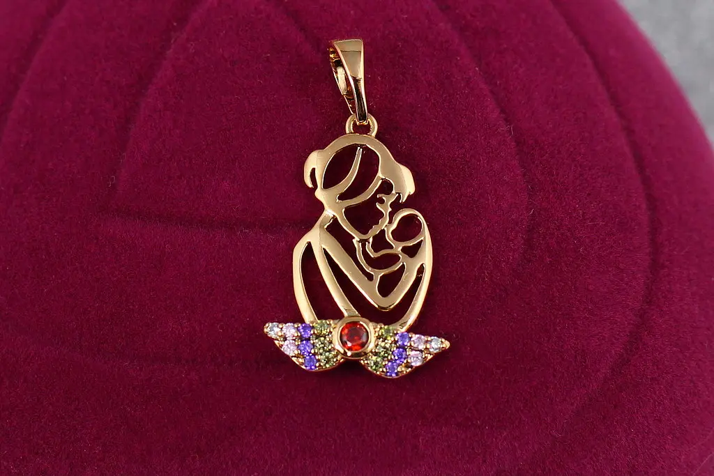 Кулон Xuping Jewelry мати і дитя з різнокольоровими каменями 2 см золотистий