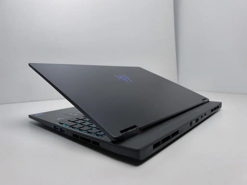 Ноутбук Acer 16 Predator Helios Neo PHN16S-71-98RF OLED 240Hz/Intel Ultra 9-275HX/32GB/1TB/RTX 5070 Ti 12GB/DOS (NH.U0KAA.001) - фото 2
