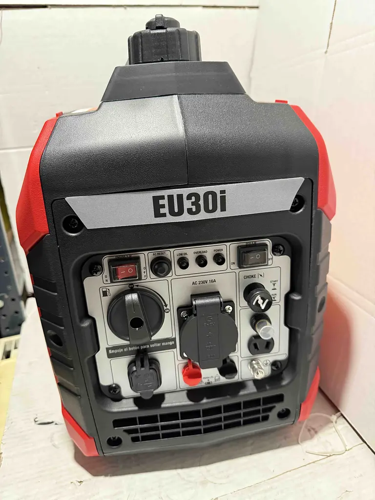 Генератор інверторний бензиновий 3.2 кВт HONDA EU30i  - фото 8