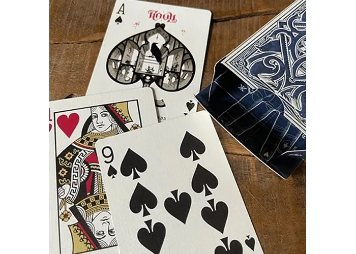 Карти гральні United States Playing Card Company Ravn IIII by Stockholm17 (red) (PC_R317R) - фото 5