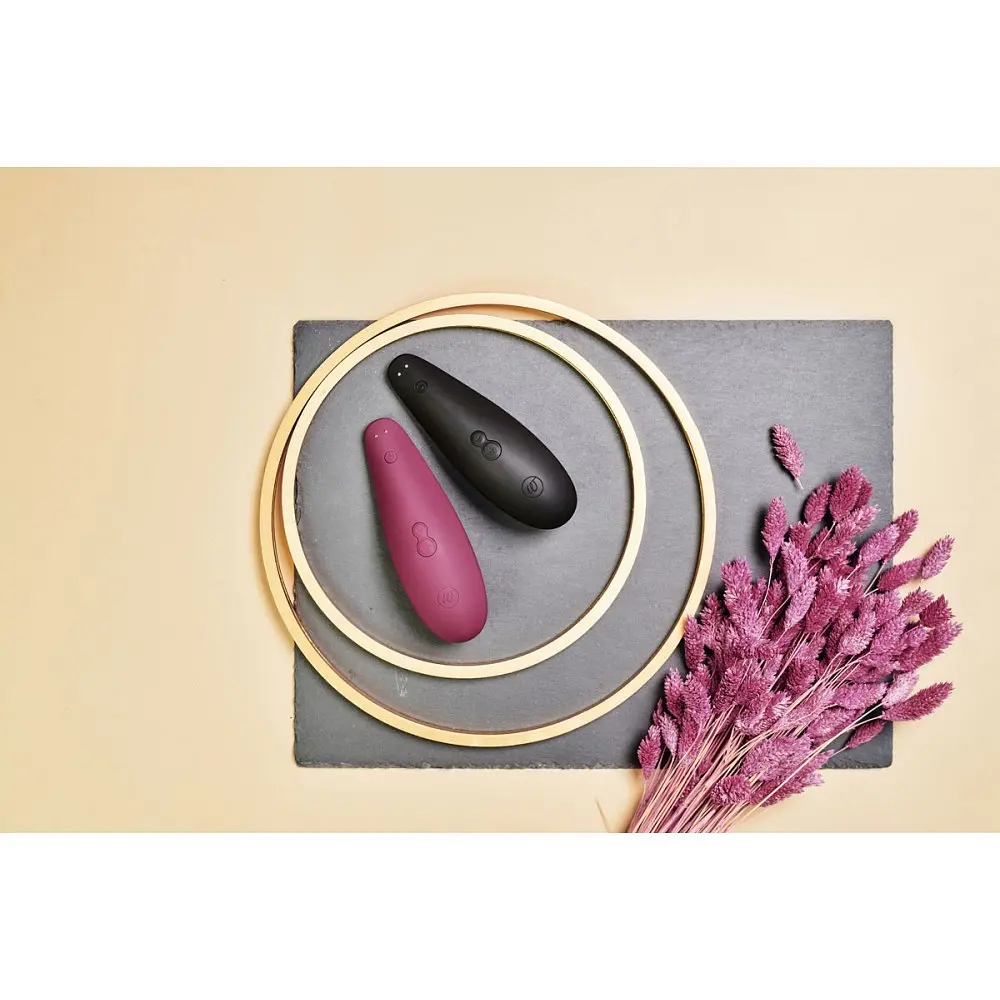 Лубрикант Womanizer Classic 2 + 50 мл- Інноваційний вакуумний стимулятор клітора, 14.8х4.8 см бордовий - фото 16